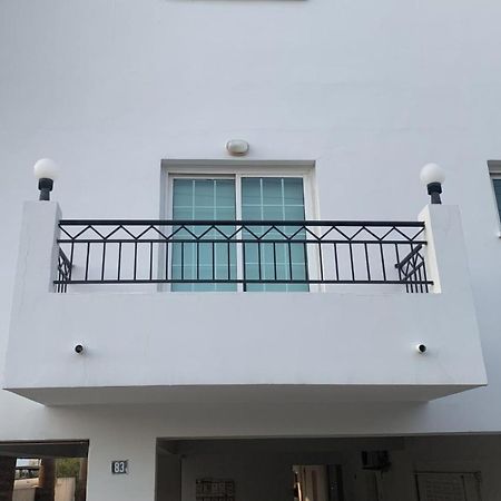 Kika Court 2 Apartman Paralímni Kültér fotó