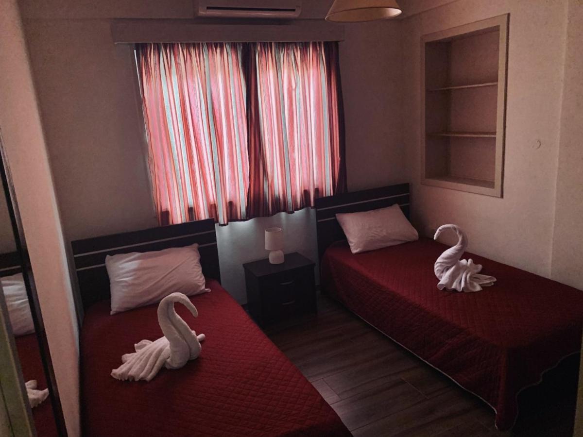 Kika Court 2 Apartman Paralímni Kültér fotó