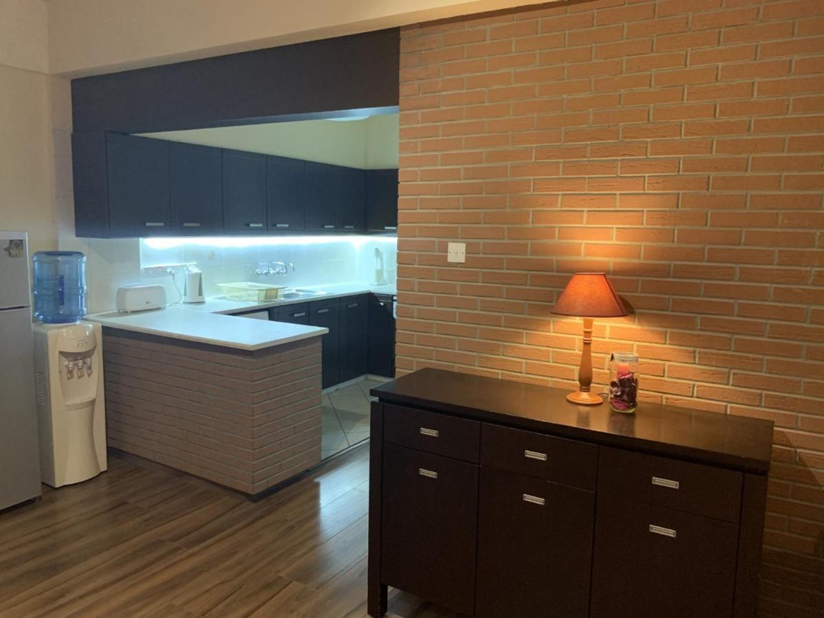 Kika Court 2 Apartman Paralímni Kültér fotó
