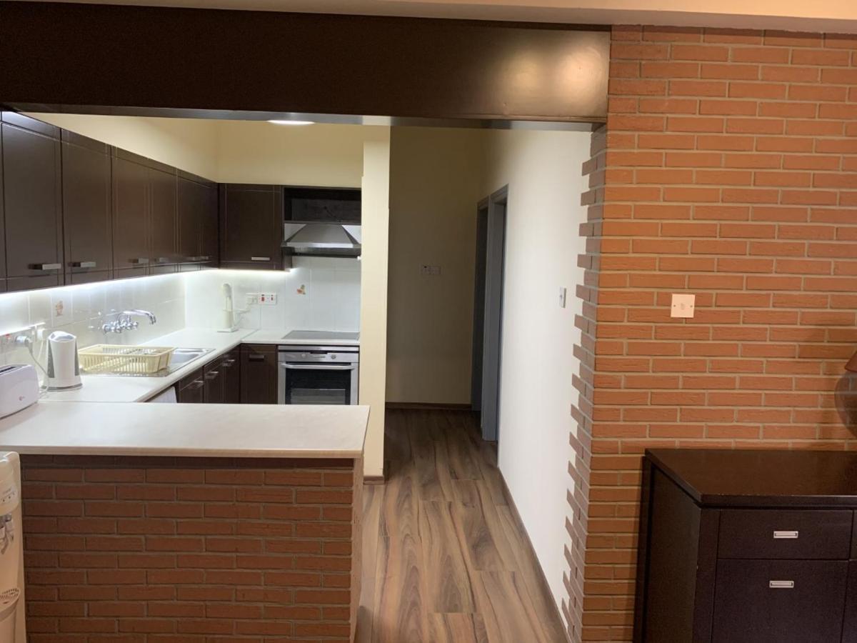 Kika Court 2 Apartman Paralímni Kültér fotó