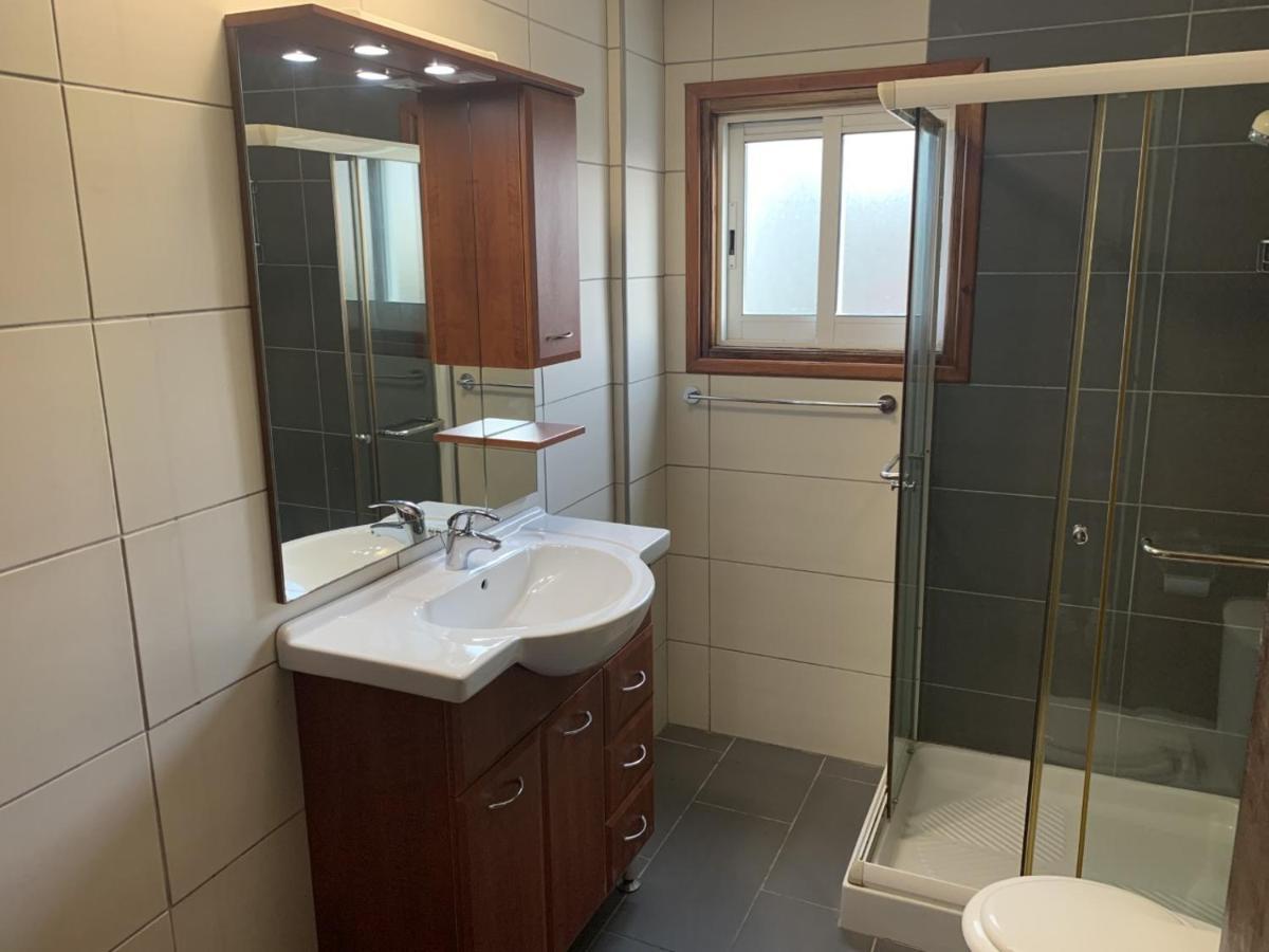 Kika Court 2 Apartman Paralímni Kültér fotó